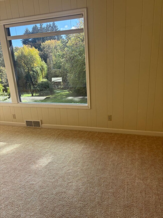 Foto del edificio - Enjoy 1.125 Acres near Downtown McMinnville