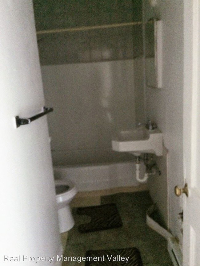 Building Photo - 1 br, 1 bath House - 521-6th Street