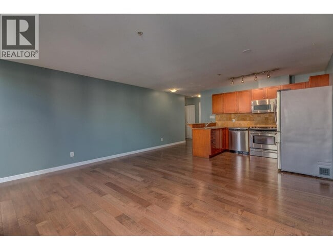 Building Photo - 3089 Oak St