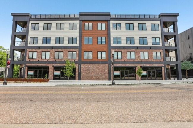 Building Photo - Station on Main St