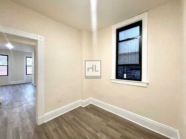 Foto del edificio - 51-28-51-35 35th St