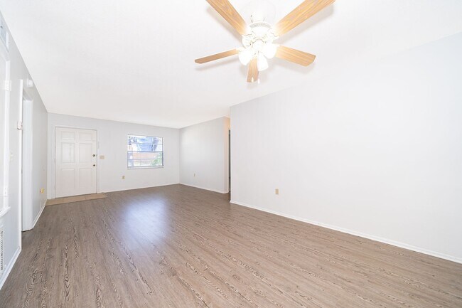 Foto del edificio - ALTAMONTE SPRINGS: 3 bed/1.5 bath home in great location!