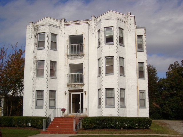 Foto principal - 704 W Church St