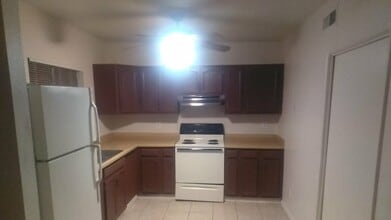 Building Photo - 3312 E Presidio Rd