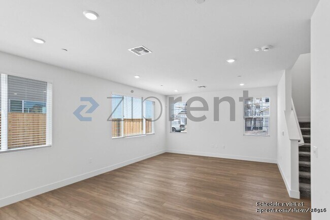 Building Photo - 1825 Gordon Hammond Pl