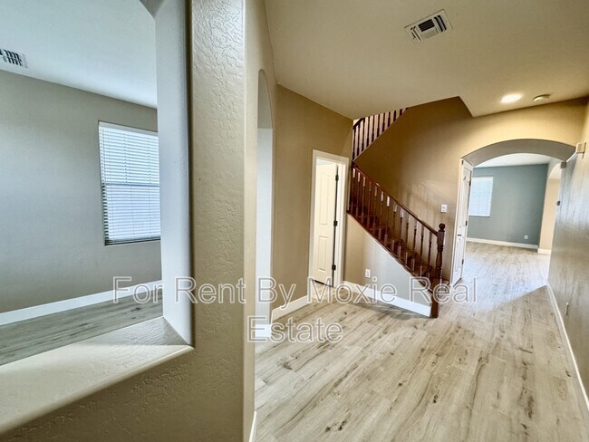 Foto del edificio - 41615 W Chimayo Ct