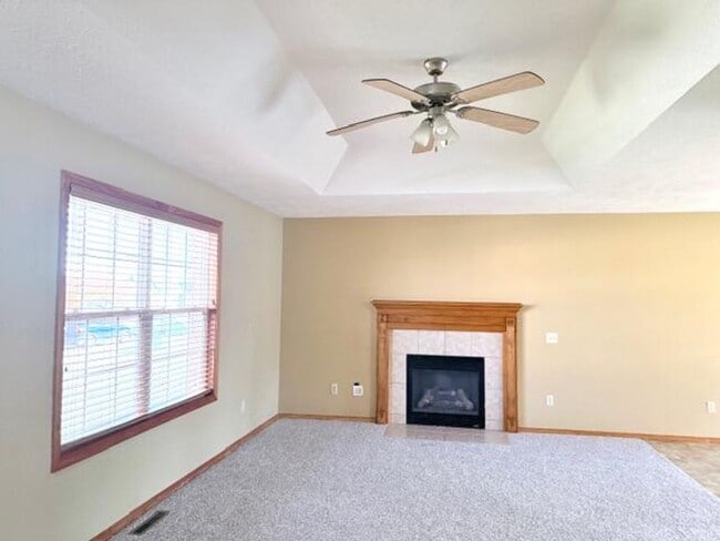 Building Photo - COMING SOON! Ozark 3 Bed / 2 Bath