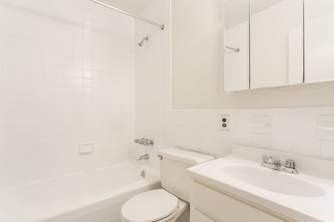 Foto del edificio - 417 E 83rd St