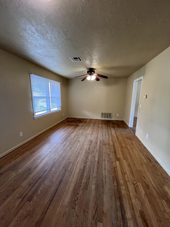 Building Photo - 1301 S Berry Rd