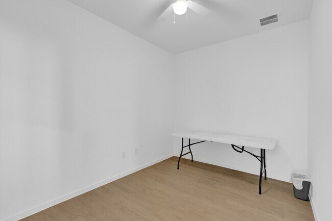 Building Photo - 319 Bismuth Dr