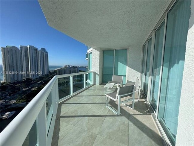 Foto del edificio - 16400 Collins Ave