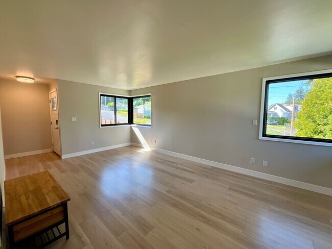 Foto del edificio - Charming 1-Bedroom with Fresh Renovations ...