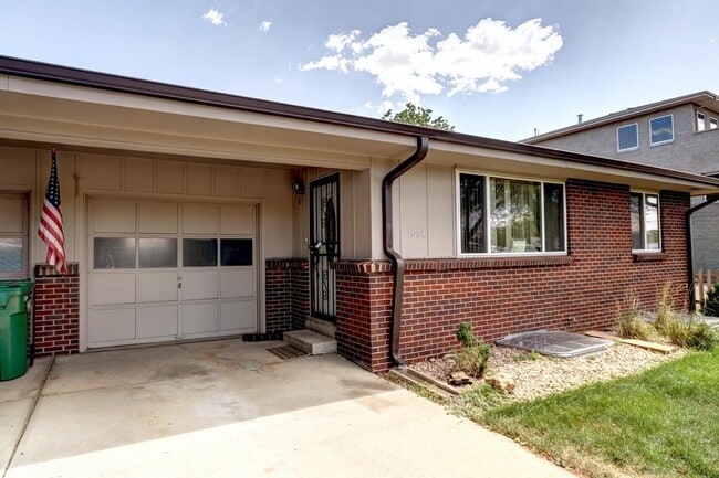 Lakewood! Walk to Belmar Town Center 3 bed... - Lakewood! Walk to Belmar Town Center 3 bed... House