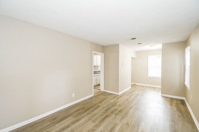Foto del edificio - 1031 Bunker Hill Blvd