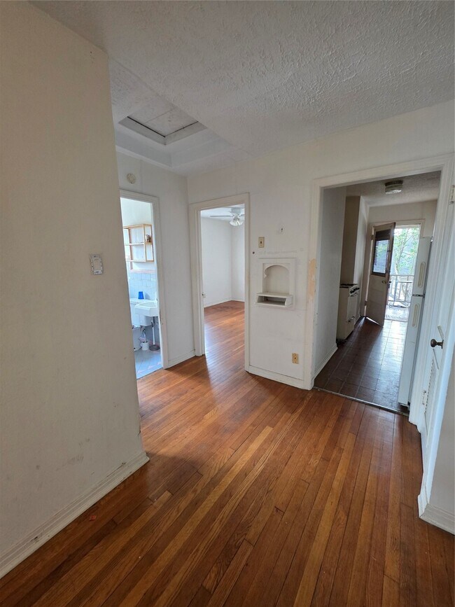 Foto del edificio - 3817 S Shepherd Dr