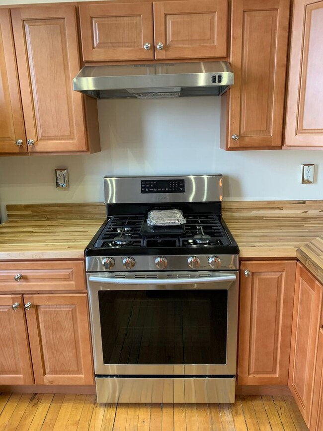 Building Photo - White Sulphur, LLC 171
