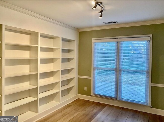Building Photo - 370 Hickory Walk SW