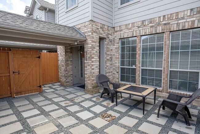 Building Photo - 2706 Windy Thicket Ln
