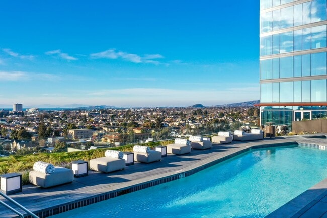 Photo - The Skylyne at Temescal Apartments