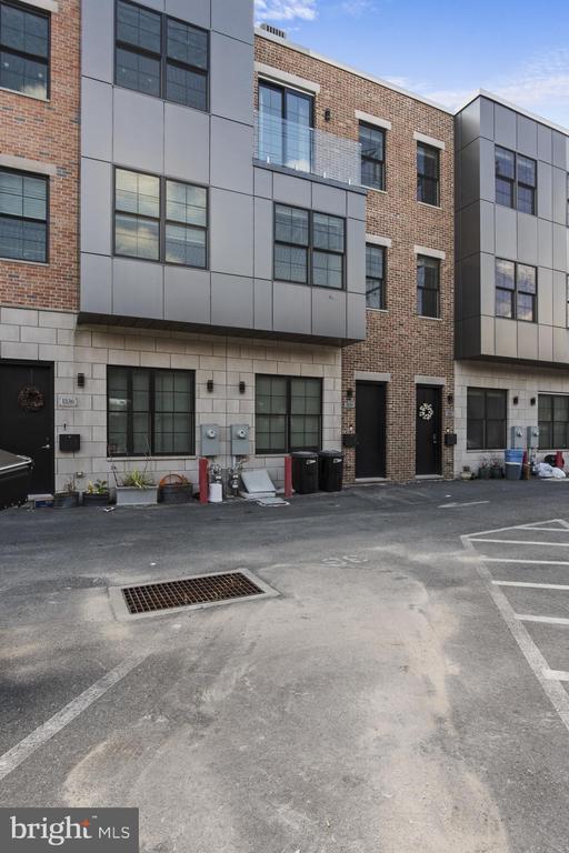 Building Photo - 1500 S 25th St