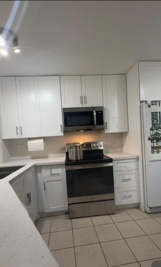 Foto del edificio - 7650 Lago Del Mar Dr