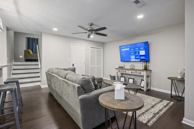 Foto del edificio - 10 Jill Ln