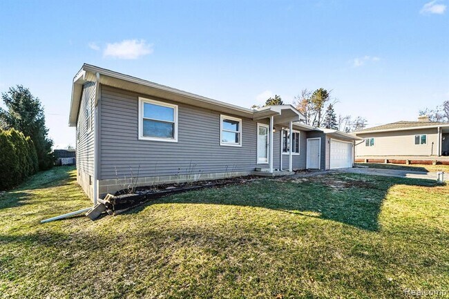 Foto del edificio - 880 Hemingway Rd