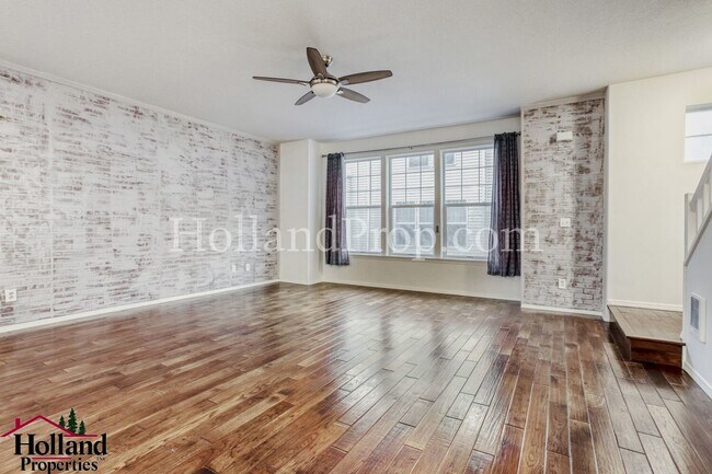 Foto del edificio - Charming 3-level townhome ideally located in the heart of Beaverton!