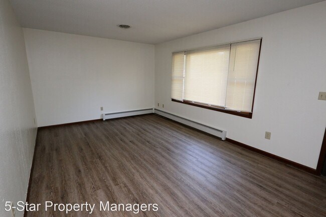Building Photo - 4 br, 3 bath House - 906-A Highland Drive