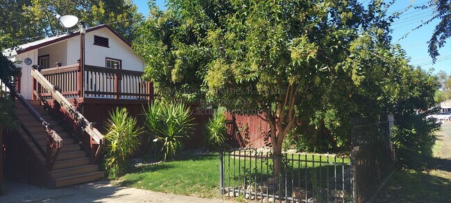 Foto del edificio - Central Roseville, 1 Bed, 1 Ba, Wall Air, ...