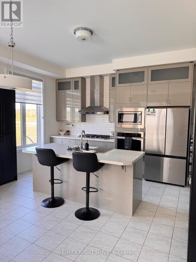 Building Photo - 3701 Quayside Dr