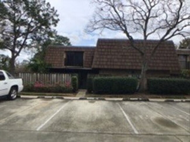 Building Photo - 2 br, 2.5 bath House - 5301 BAMBOO COURT U...