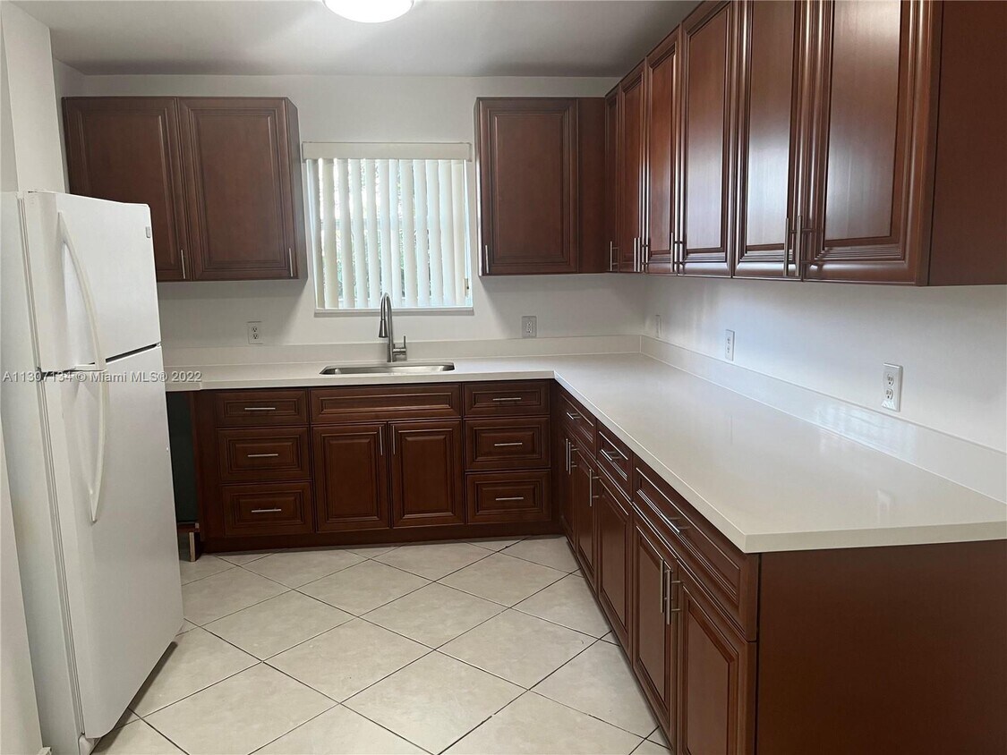 Primary Photo - 181 NW 47th Ave