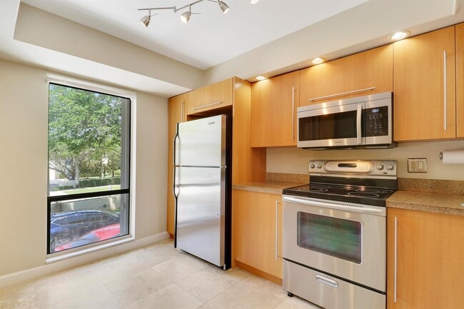 Building Photo - 1700 Presidential Way