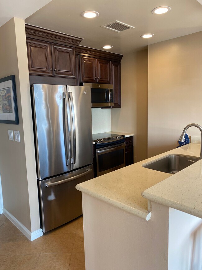 Kitchen - 702 Ash St