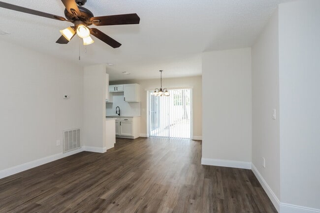 Foto del edificio - 1038 Bridlewood Way