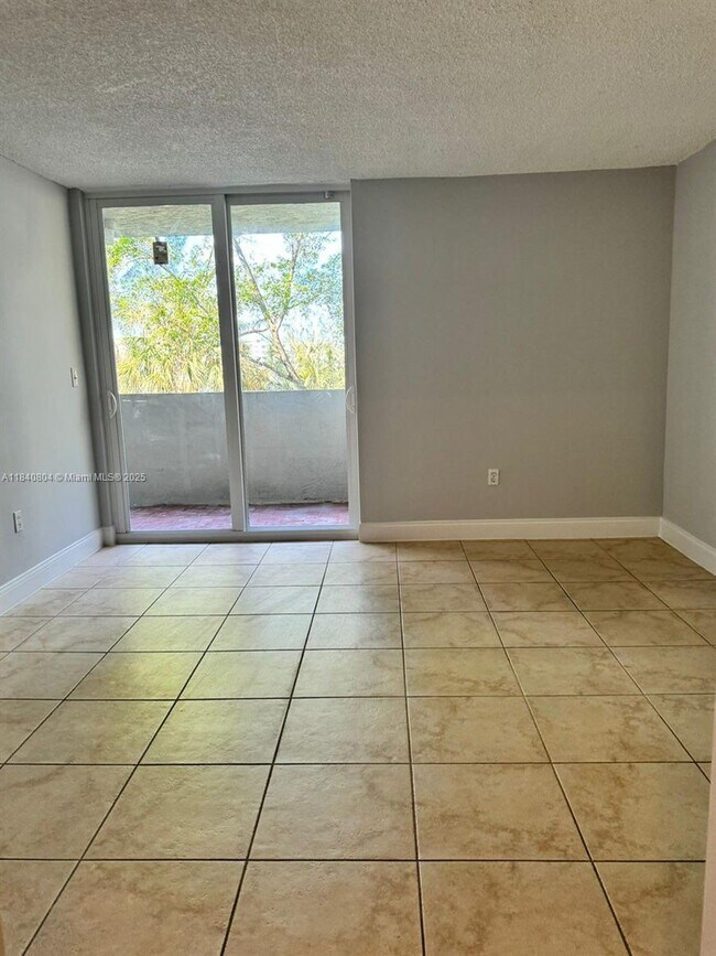 Foto del edificio - 10090 NW 80th Ct