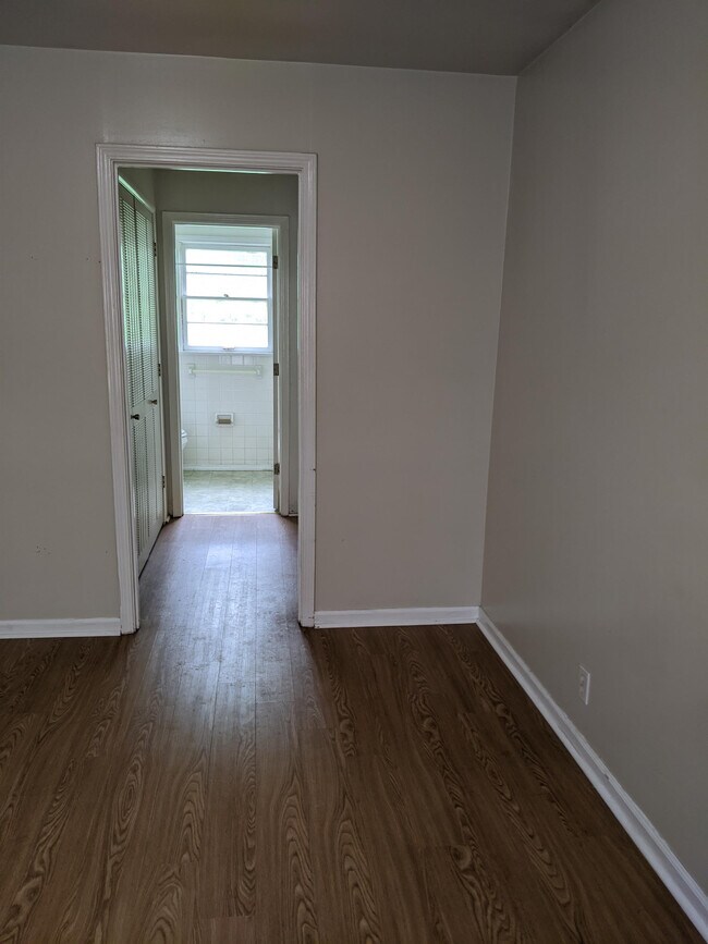 Building Photo - 624 N 34th St