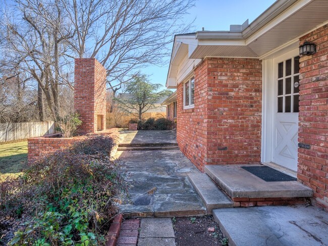 Building Photo - Seamlessly Blends Classic Charm with Conte...