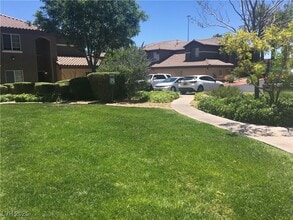 Building Photo - 6868 Sky Pointe Dr