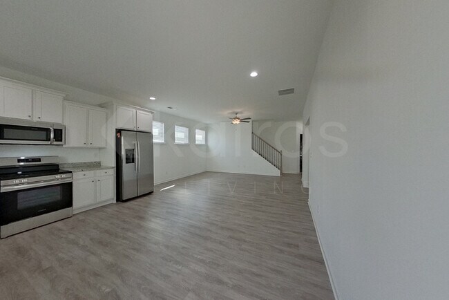 Foto del edificio - 300 Silver Maple Ln