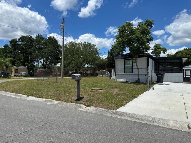 Foto del edificio - 3061 Crystal Hills Dr