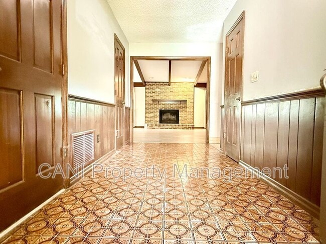 Foto del edificio - 733 Westchester Dr