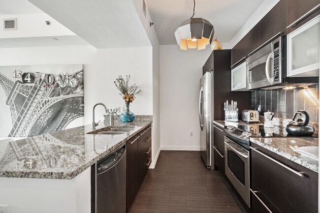 Building Photo - 951 Brickell Ave