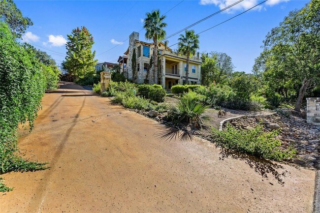 Building Photo - 12891 Park Dr