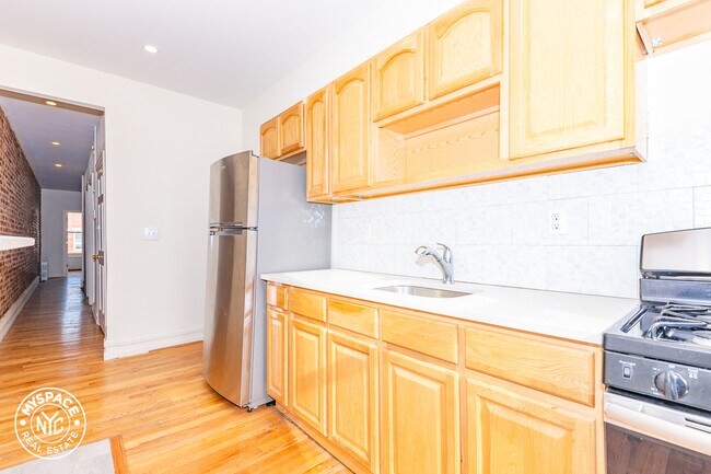 Foto del edificio - 1474 Fulton St