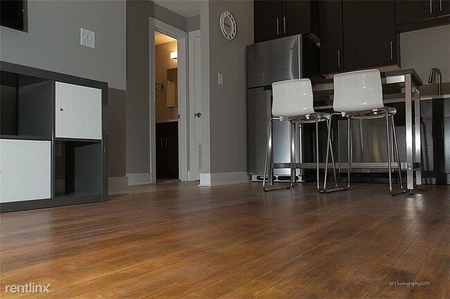 Foto del edificio - 312 E 13th St
