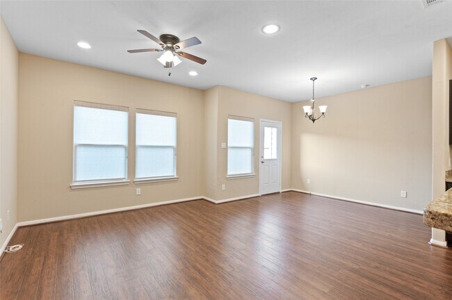 Foto del edificio - 17120 Wilthorne Gardens Ct