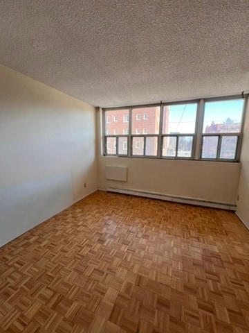 Building Photo - 263 MacLaren St