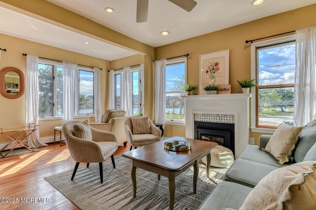 Building Photo - 113 Central Ave